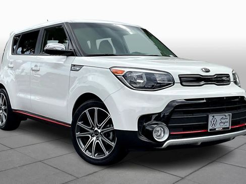 Used 2018 Kia Soul ! image 2