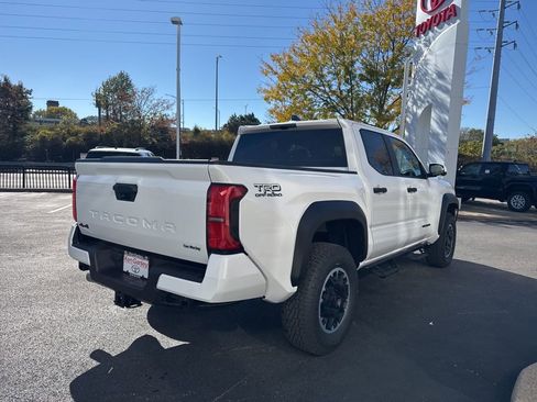 New 2025 Toyota Tacoma TRD Off-Road image 5
