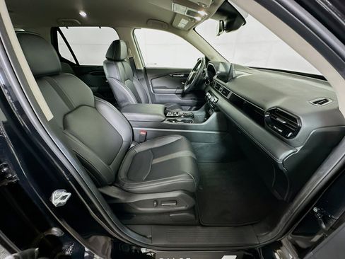 Used 2025 Honda Pilot EX-L image 33