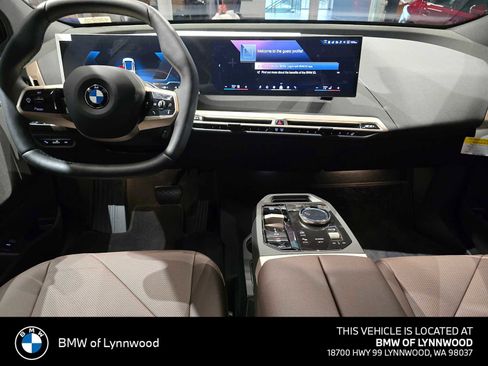 New 2026 BMW iX xDrive60 image 18