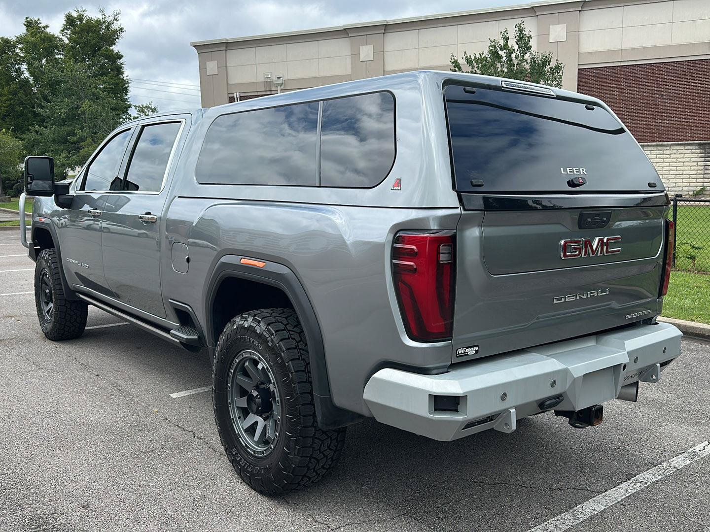 Used 2024 GMC Sierra 2500 Denali w/ Denali Reserve Package AWD/4WD image 3