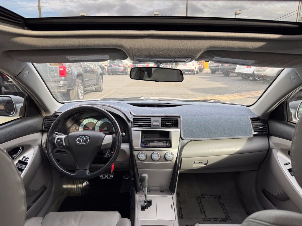 Used 2010 Toyota Camry SE FWD image 15
