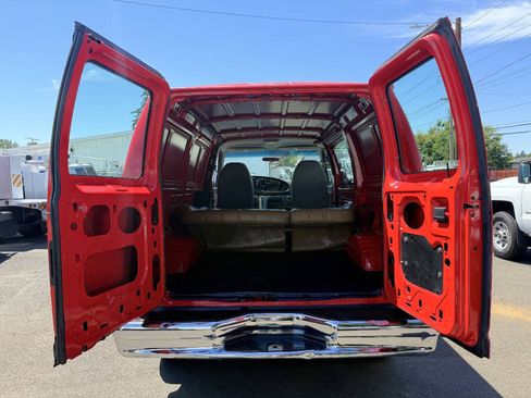 Used 2002 Ford E-350 and Econoline 350 Super Duty RWD image 21