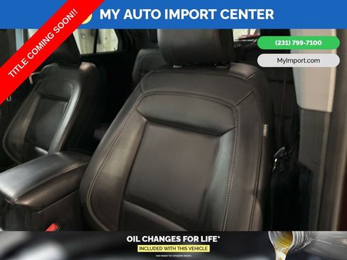 Used 2022 Ford Explorer XLT w/ Equipment Group 202A image 13