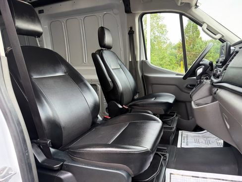 Used 2025 Ford Transit 250 148 Medium Roof Extended AWD image 30