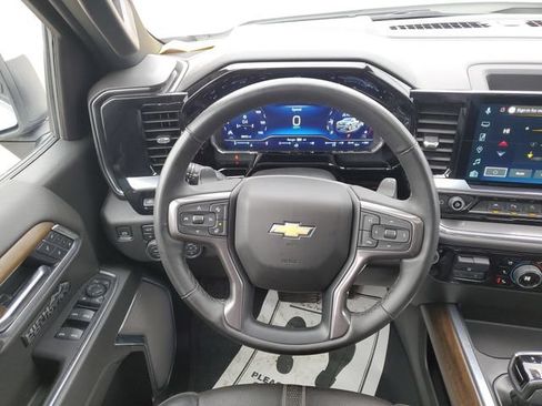 Used 2025 Chevrolet Silverado 1500 High Country AWD/4WD image 25