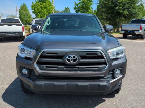 Used 2016 Toyota Tacoma SR5 w/ Towing Package RWD image 9