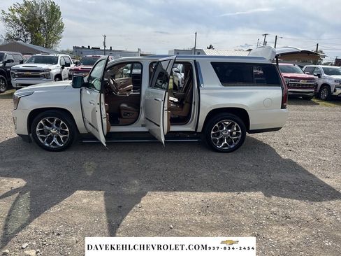 Used 2015 Cadillac Escalade ESV Platinum AWD/4WD image 38