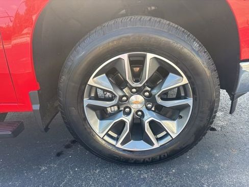 Used 2025 Chevrolet Silverado 1500 LT image 12