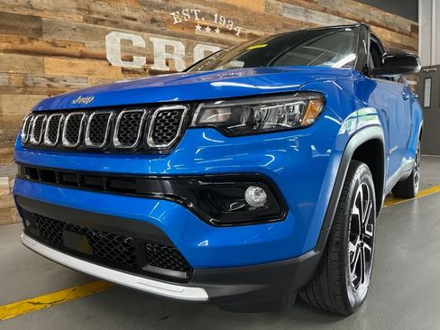 Used 2023 Jeep Compass Limited AWD/4WD image 6