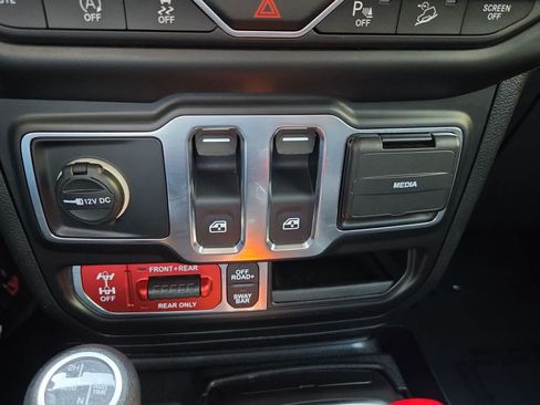 Used 2021 Jeep Wrangler Rubicon AWD/4WD image 27