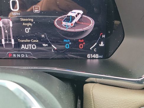 Used 2024 GMC Canyon Denali image 26