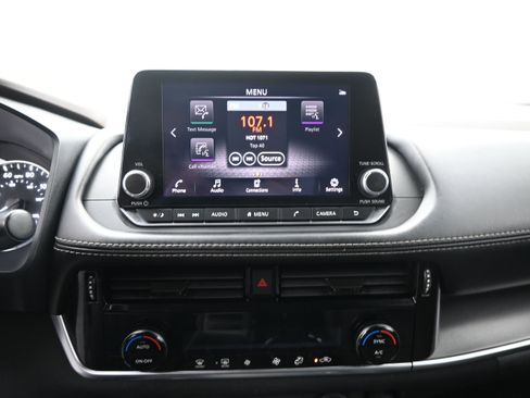 Used 2023 Nissan Rogue SV FWD image 14