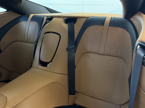 Used 2025 Aston Martin DB12 image 30