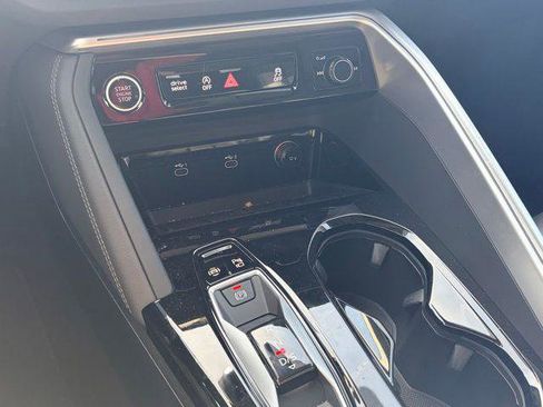 Certified 2025 Audi Q5 Prestige AWD/4WD image 10