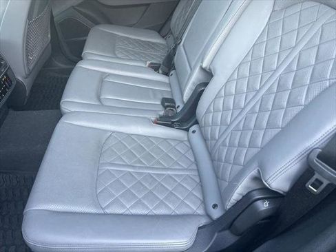 Certified 2024 Audi Q7 3.0T Prestige image 10