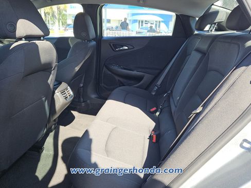 Used 2025 Chevrolet Malibu LT FWD image 11