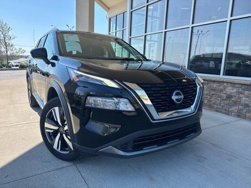 Used 2023 Nissan Rogue SL AWD/4WD image 2
