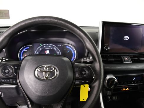 Used 2024 Toyota RAV4 LE AWD/4WD image 16