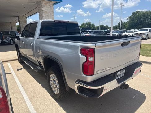 Used 2020 Chevrolet Silverado 2500 LTZ w/ LTZ Texas Edition AWD/4WD image 2