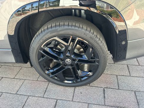 New 2026 Volkswagen Tiguan SE R-Line image 10