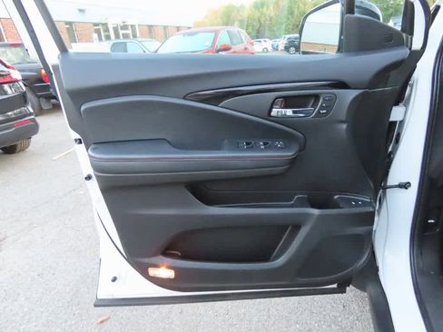 Certified 2022 Honda Pilot Black Edition image 18