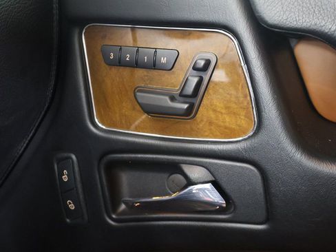 Used 2016 Mercedes-Benz G 63 AMG 4MATIC image 34