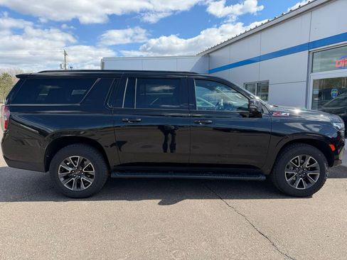 Used 2021 Chevrolet Suburban Z71 w/ Z71 Off-Road Package AWD/4WD image 2