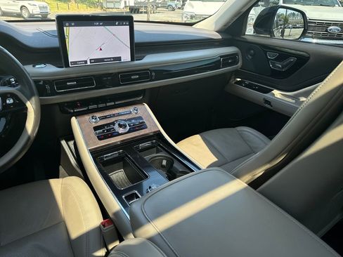 Used 2023 Lincoln Aviator Reserve w/ Equipment Group 201A RWD image 31