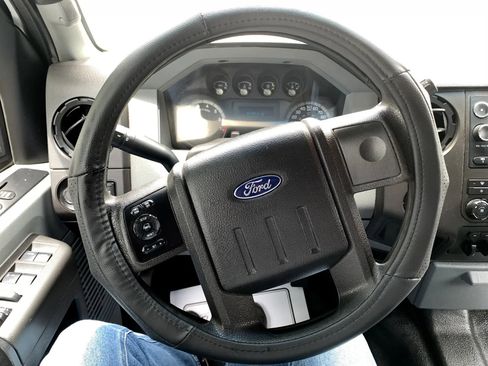 Used 2016 Ford F250 XL w/ Power Equipment Group AWD/4WD image 13