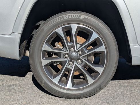 Used 2022 Jeep Grand Cherokee L Overland w/ Luxury Tech Group IV image 24