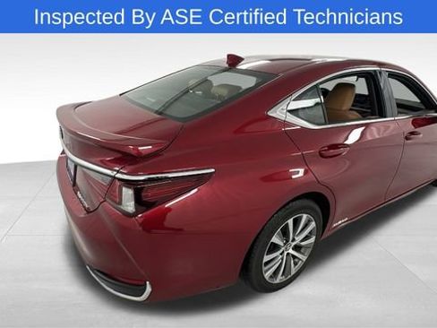 Used 2021 Lexus ES 300h w/ Premium Package image 3