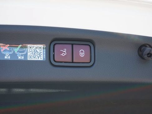 Certified 2025 Mercedes-Benz C 300 Sedan image 54