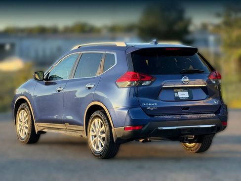 Used 2017 Nissan Rogue SV FWD image 10