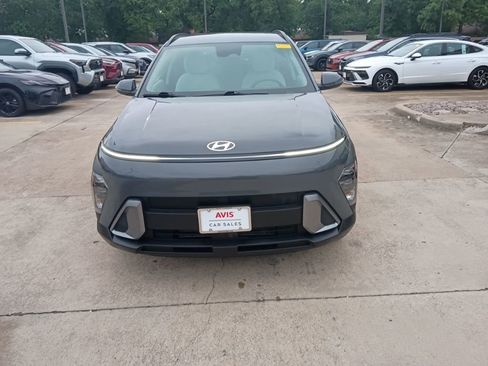 Used 2025 Hyundai Kona SEL FWD image 5