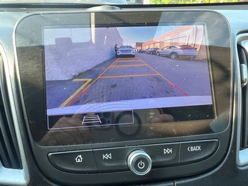 Used 2023 Chevrolet Malibu LT FWD image 25