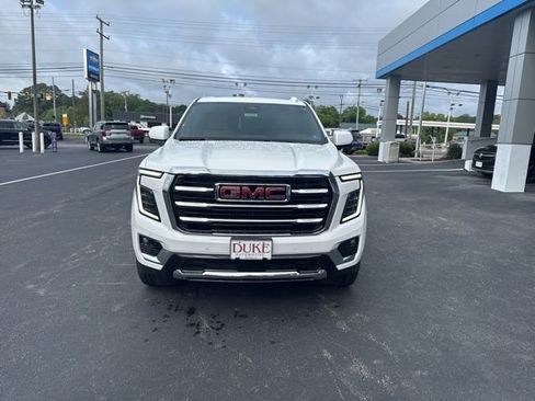 New 2026 GMC Yukon Elevation w/ Elevation Premium Package AWD/4WD image 17