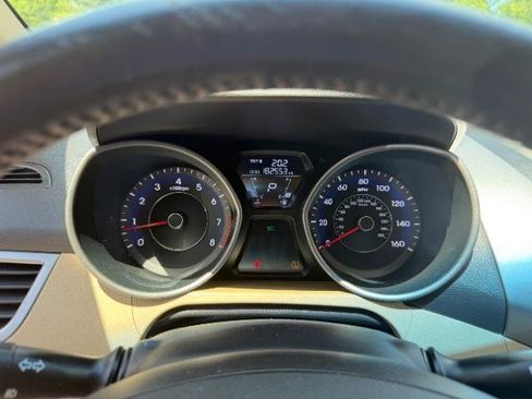 Used 2013 Hyundai Elantra Limited FWD image 19