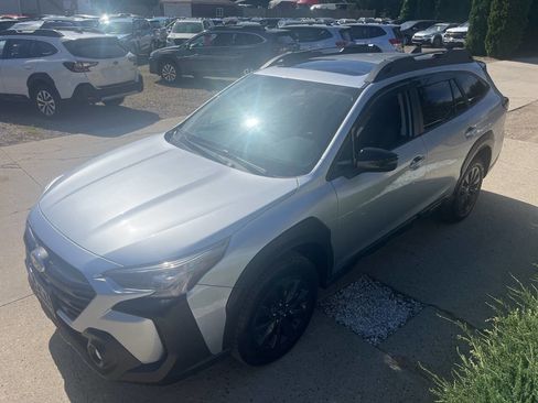 Used 2025 Subaru Outback Onyx Edition image 4