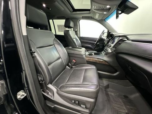 Used 2018 Chevrolet Suburban LT AWD/4WD image 29