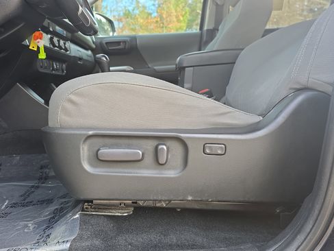 Used 2022 Toyota Tacoma SR5 image 28