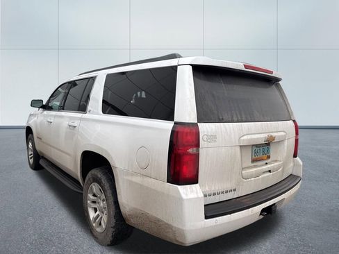 Used 2017 Chevrolet Suburban LT image 8