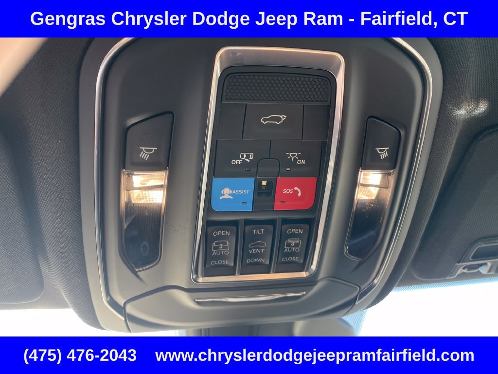 Used 2025 Jeep Grand Cherokee Limited AWD/4WD image 57