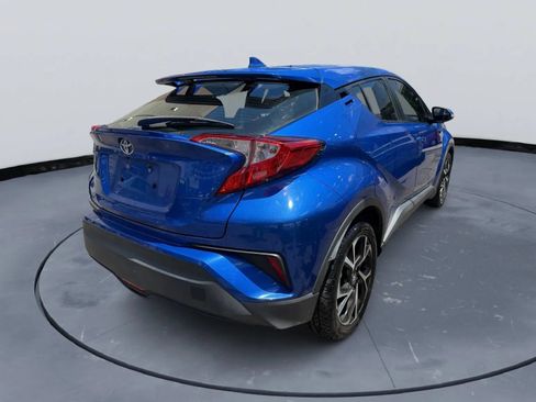 Used 2018 Toyota C-HR XLE FWD image 5