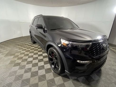 Used 2022 Ford Explorer ST w/ ST Street Pack image 3