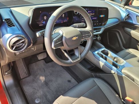 Used 2024 Chevrolet Equinox EV LT FWD image 23