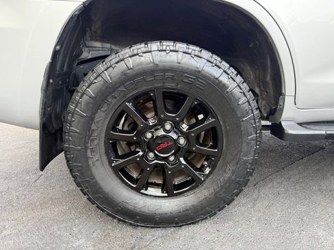 Used 2009 Toyota Land Cruiser image 28