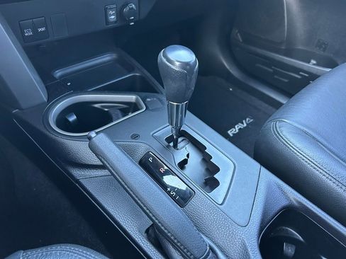 Used 2016 Toyota RAV4 LE image 27