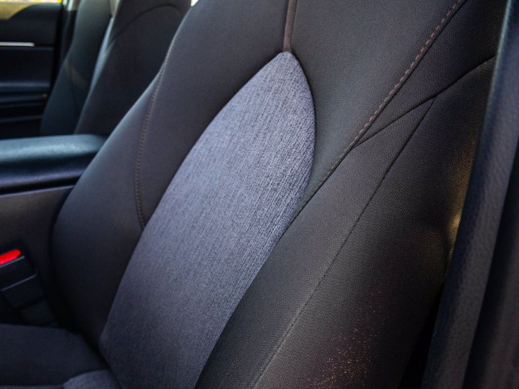 Used 2018 Toyota Camry LE FWD image 14