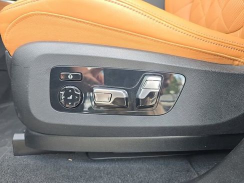 Used 2023 BMW X5 xDrive40i w/ Executive Package AWD/4WD image 16